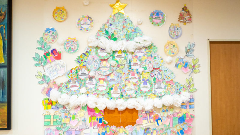 テーマは「楽しいクリスマス」♪デイ豊和で12月の壁画を制作しました！