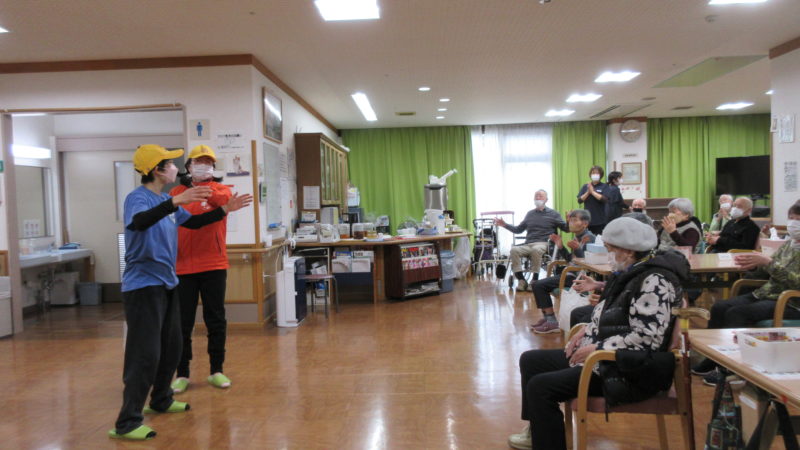 えがおふれあい交流サロンの皆さまが来苑されました